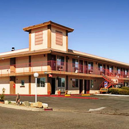 Park Avenue Inn & Suites Victorville Buitenkant foto