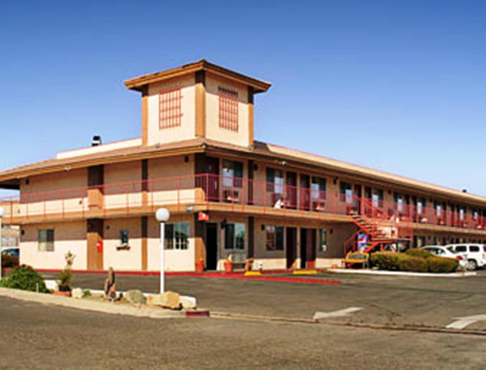 Park Avenue Inn & Suites Victorville Buitenkant foto