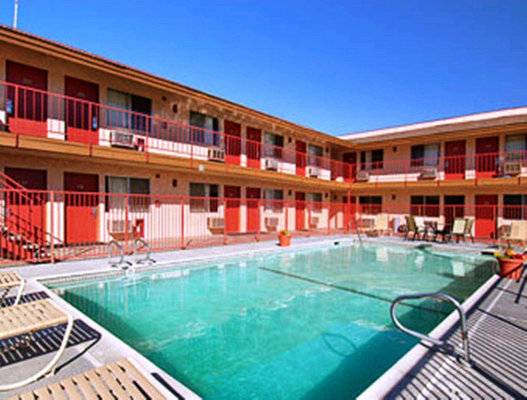 Park Avenue Inn & Suites Victorville Buitenkant foto