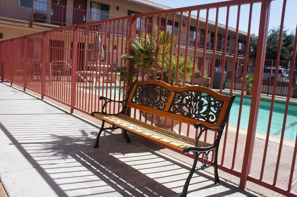 Park Avenue Inn & Suites Victorville Buitenkant foto